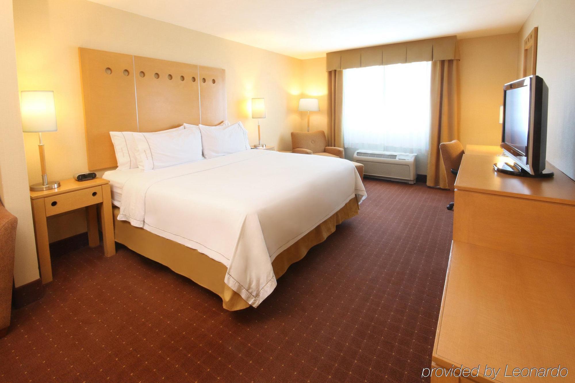 Istay Hotel Ciudad Juárez Exterior foto A typical guest room at the Hilton Garden Inn